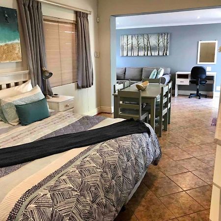 פורט אליזבת' Cosy Private Cottage-Internet & Off Street Parking מראה חיצוני תמונה